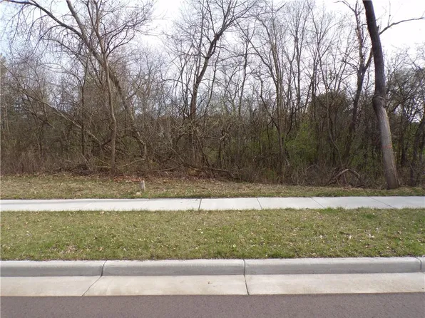 1603 Red Pine Court, Eau Claire, WI 54701