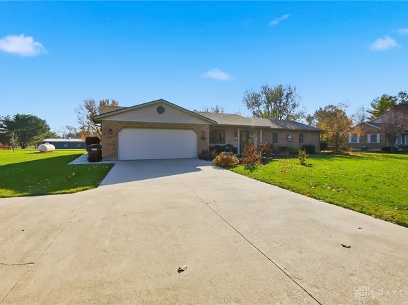 5535 Auburn Dr, Greenville, OH 45331