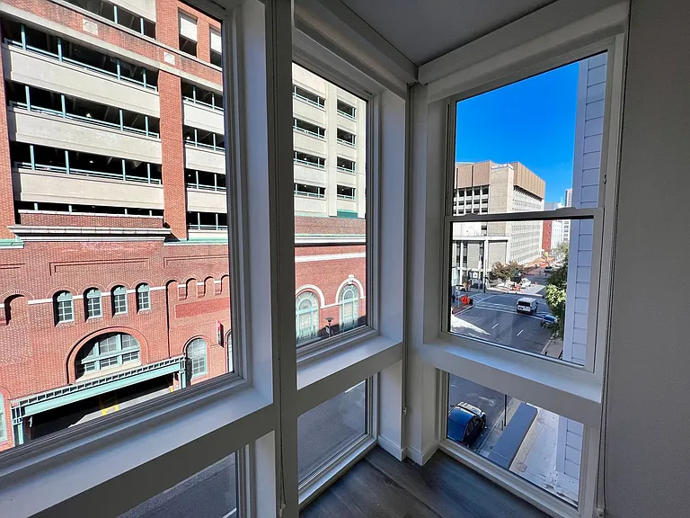 725 W Pratt St. — Photo 91