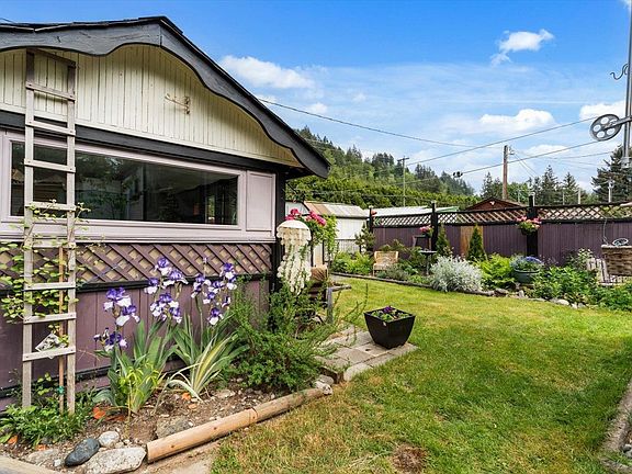 4th image of 46484 Chilliwack Lake Rd #5