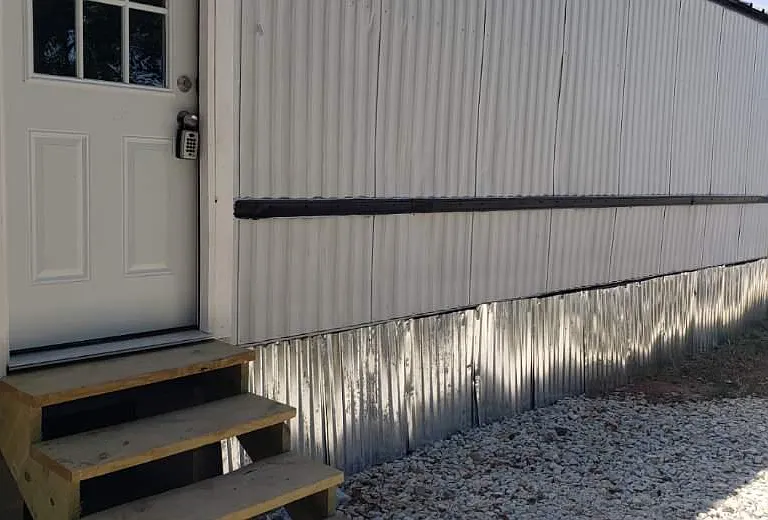 315 The Oil Rd — Photo 2