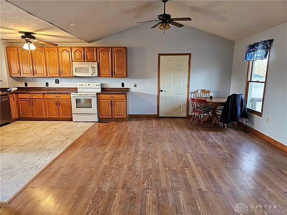 5th image of 43 Hidden Creek Dr