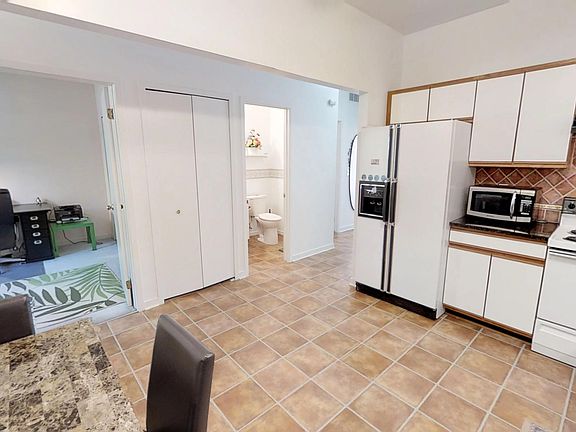 5th image of 41657 Blair Dr #1