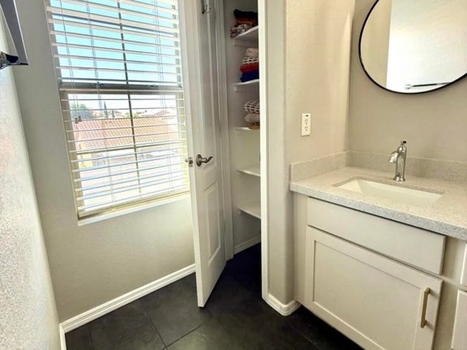 3 bed, 2.5 bath, 1813 sqft, $2,800 — Photo 4