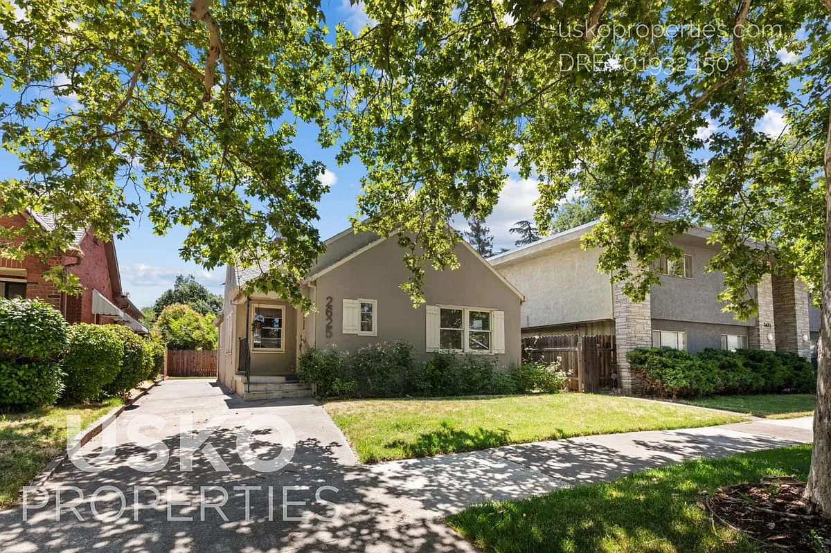 2625 27th St #1, Sacramento, CA 95818, USA — Photo 1