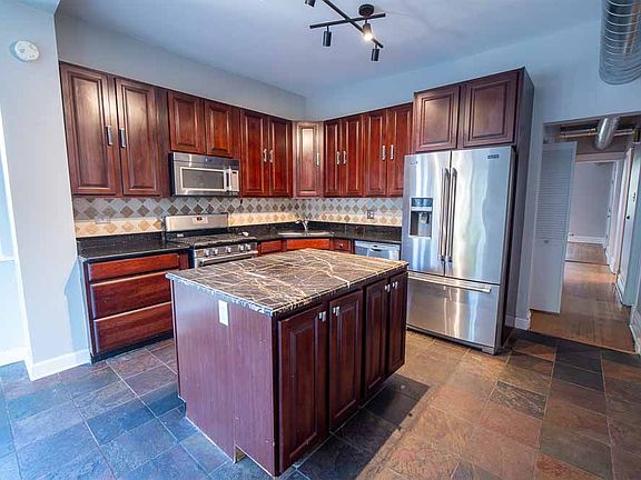 4th image of 1456 W Foster Ave #2
