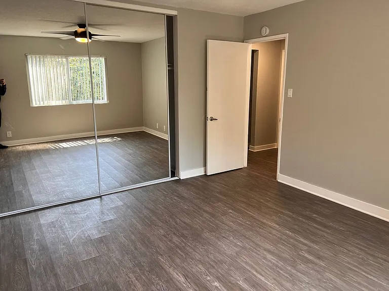 The Circle Apartments at Long Beach — Photo 67