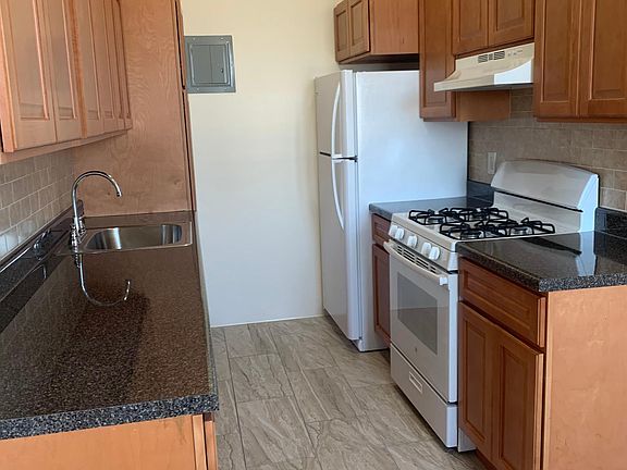 4th image of 514 Gramatan Ave #E