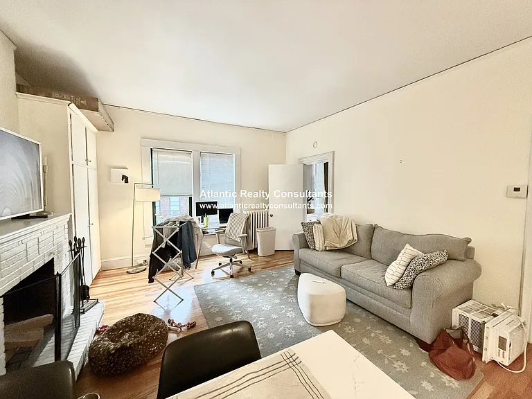 337 Beacon St #9 — Photo 1