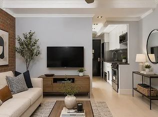 221 E 11th St #Rg1, New York, NY 10003