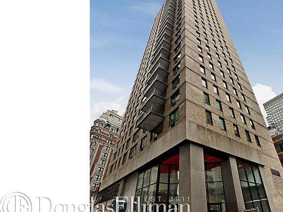 4th image of 230 W 55th St APT 27D