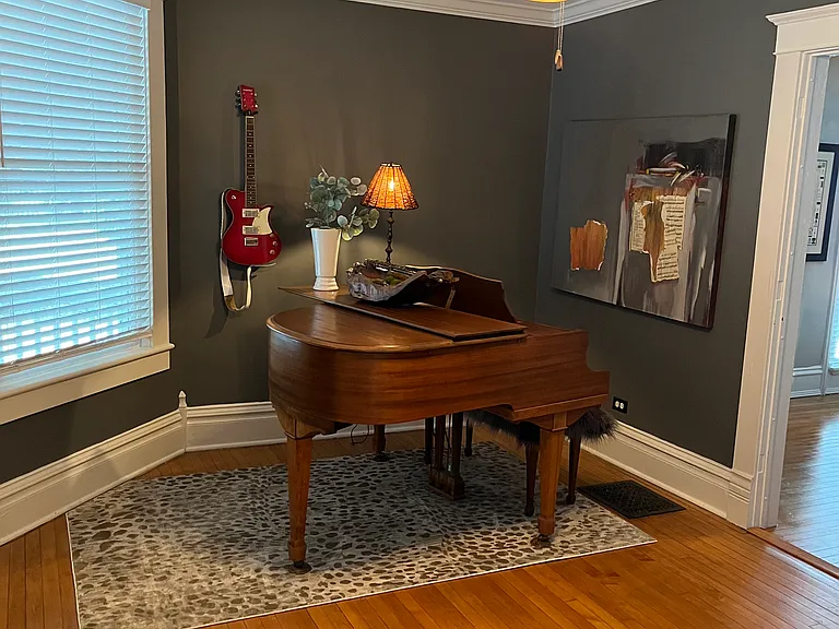 enty room/ music room