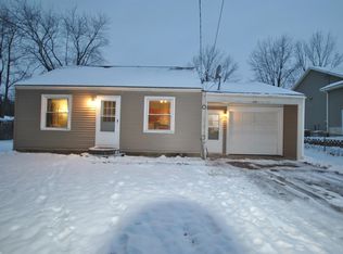 301 River Rd NW, Sparta, MI 49345