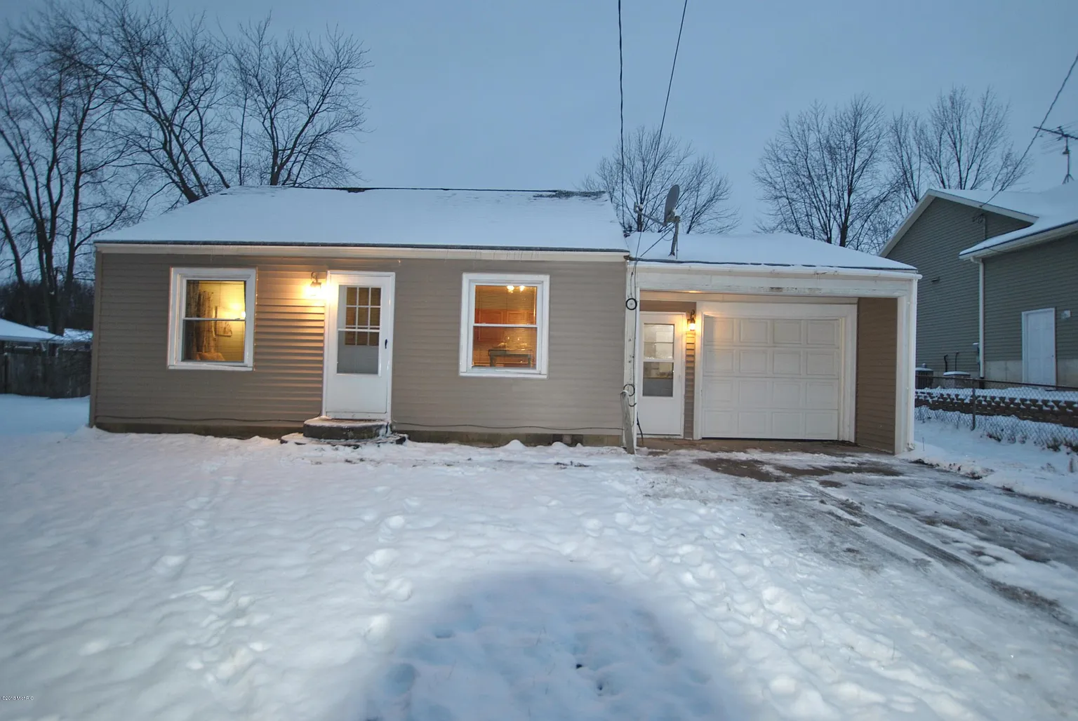 301 River Rd NW photo 1