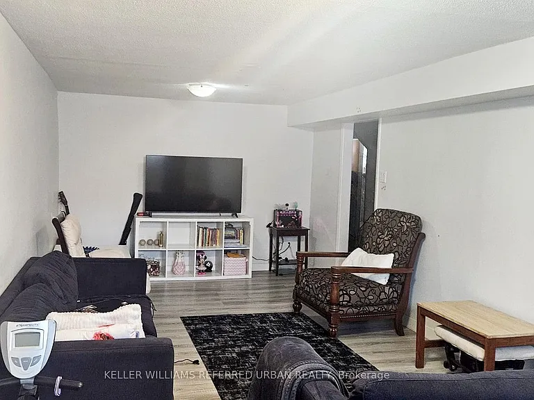 743 Sunnypoint Dr #BASEMENT — Photo 4