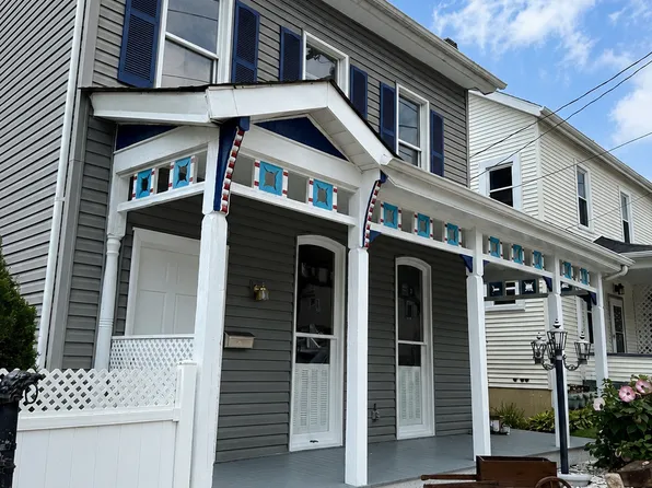 624 Walnut St, Irwin, PA 15642