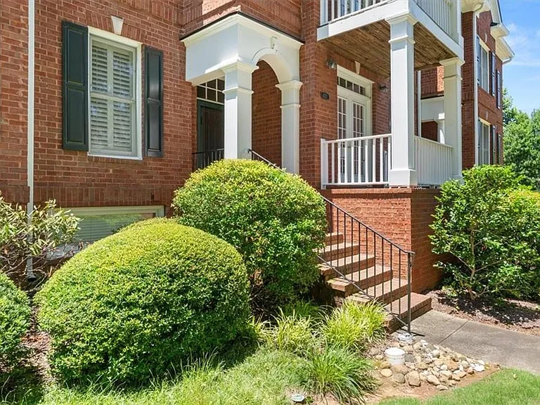 4372 Paces Point Cir SE — Photo 2