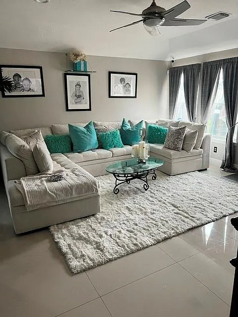 3 bed, 2.0 bath, 1652 sqft, $2,000 — Photo 3
