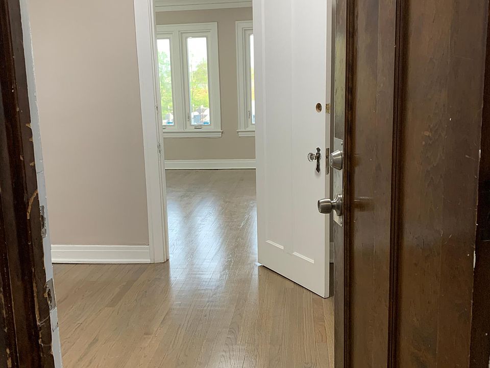 1st image of 224 Lake St #3