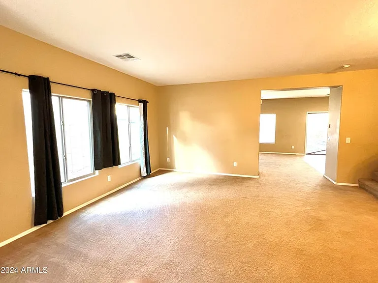 2414 W Hunter Ct — Photo 5