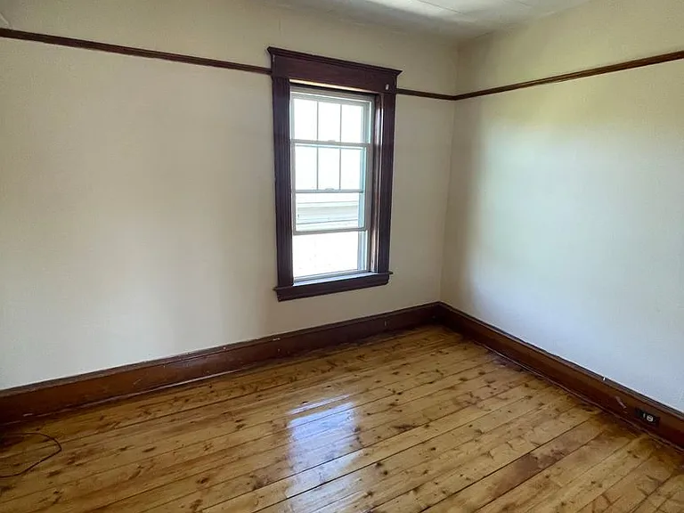 17-19 Lafountain — Photo 9