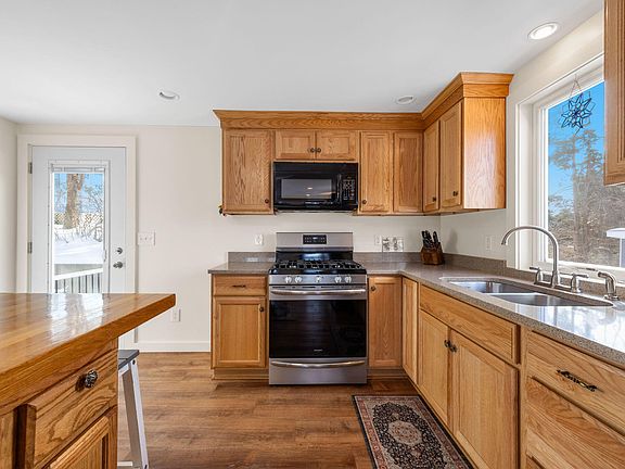 5th image of 16 Town Neck Road