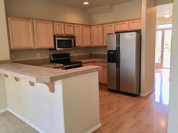 2nd image of 2827 NE Forum Dr