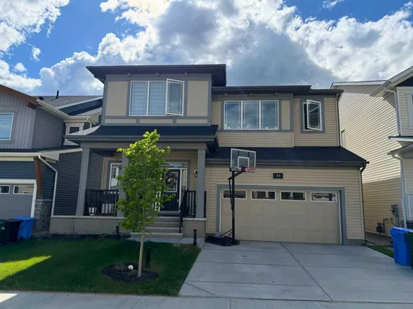 33 E Carringwood St NW, Calgary, AB T3P 2A7