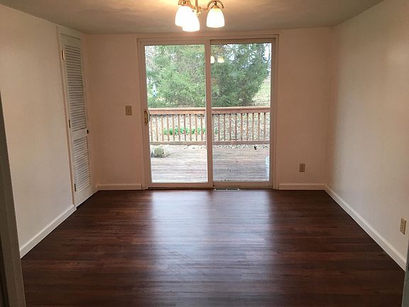 5th image of 312 Giofre Ave