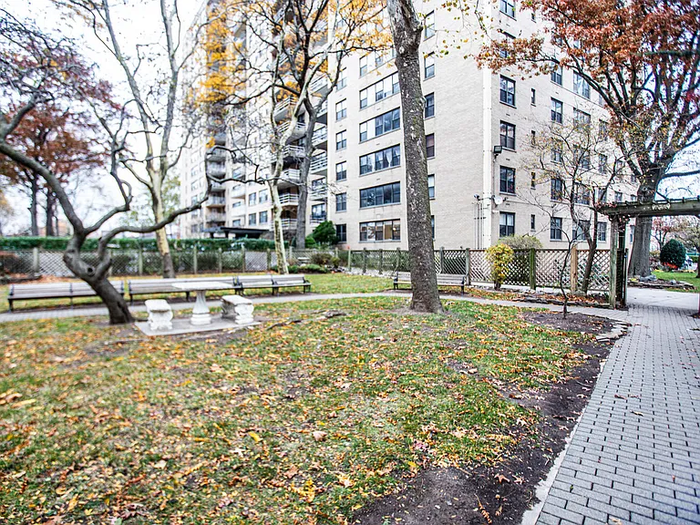 201 Saint Pauls Ave #6R — Photo 12