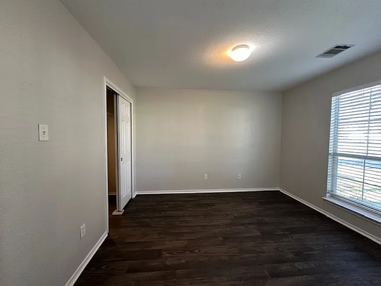 5157 Hartson — Photo 12