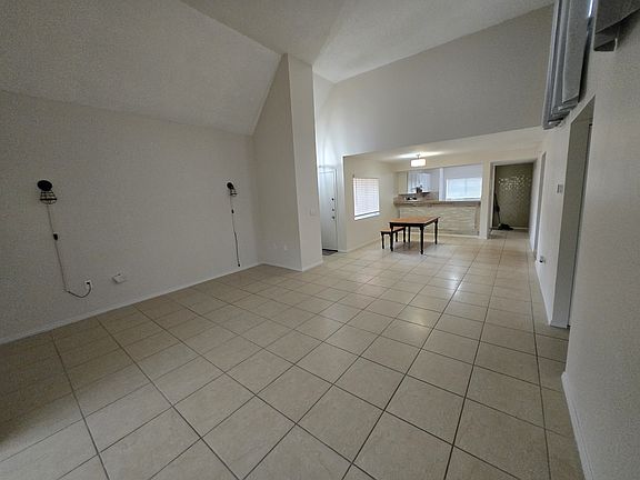 Liv Room/ Dining Room