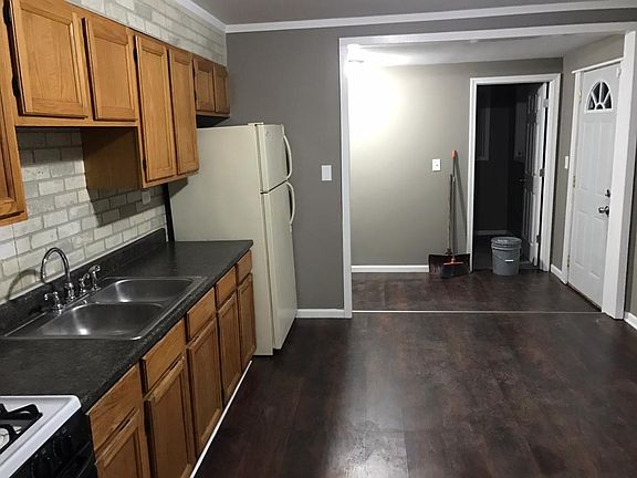 2nd image of 21921 Orion Ave