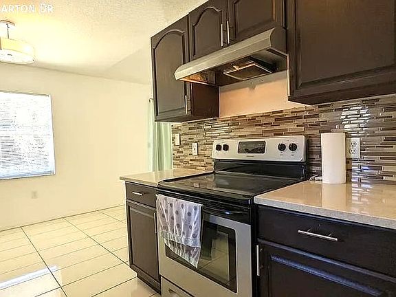 4th image of 4567 Barton Dr
