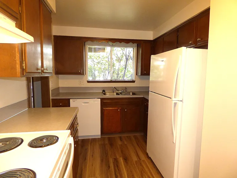 4824 Falcon Ct NE — Photo 4