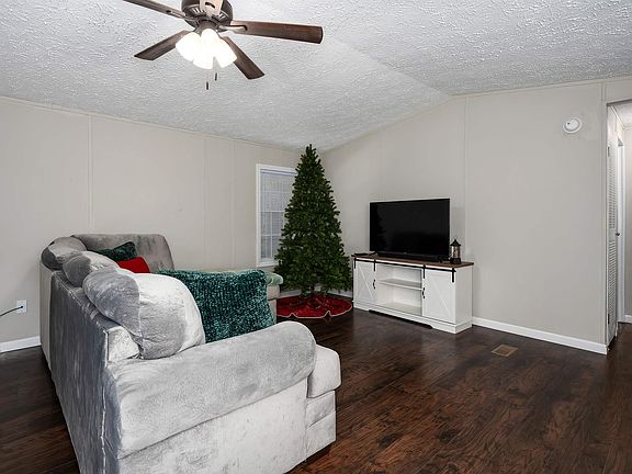 5th image of 150 Country Living Cir