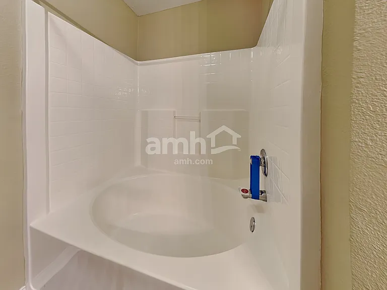 4704 Ashfield Dr — Photo 14
