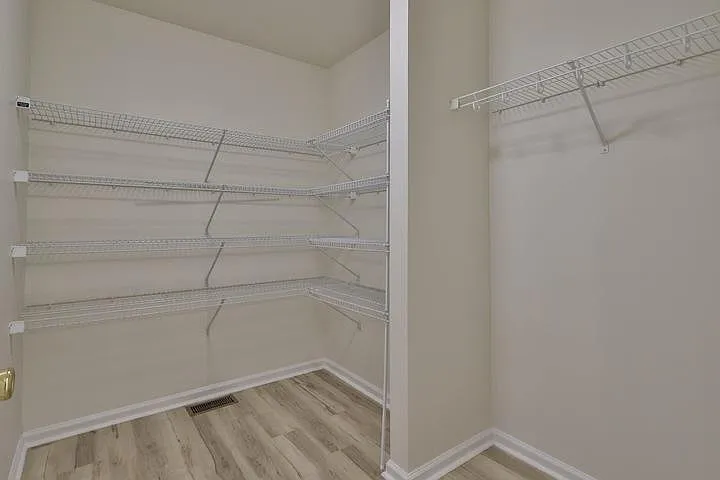 1509 Riegel St — Photo 12