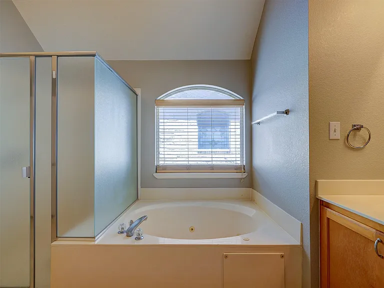 1554 Homewood Cir — Photo 34
