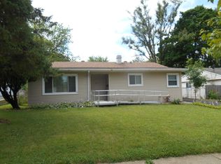 111 Hazard Rd, Carpentersville, IL 60110