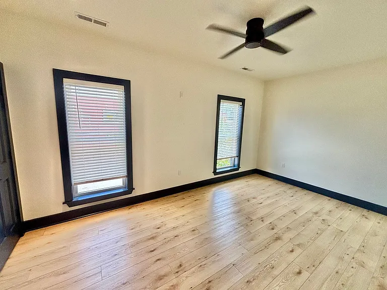 2512 Portland Ave — Photo 4