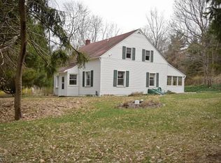 5 Saint Nicholas Village Rd, Glen Gardner, NJ 08826