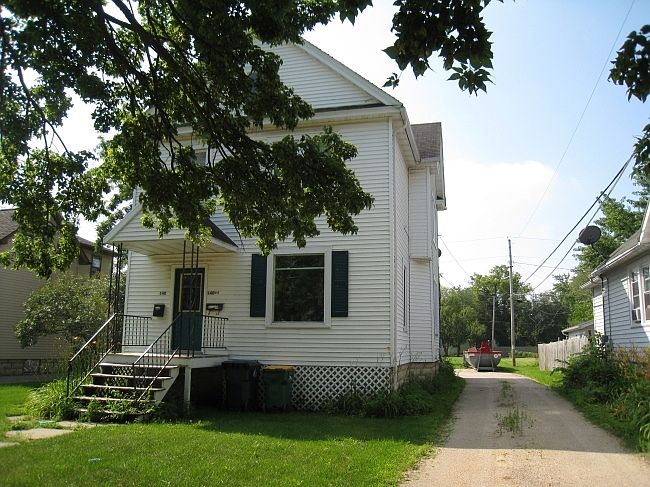 1st image of 140 E Arndt St