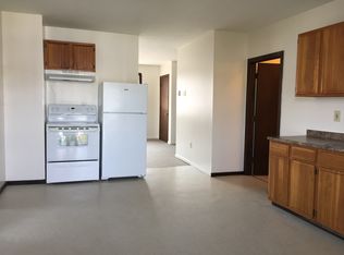 17 Oxford Ave #2-R, Dudley, MA 01571