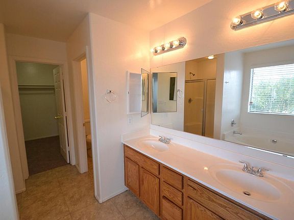 4th image of 8136 W Globe Ave