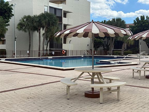 4th image of 8860 Fontainebleau Blvd APT 305