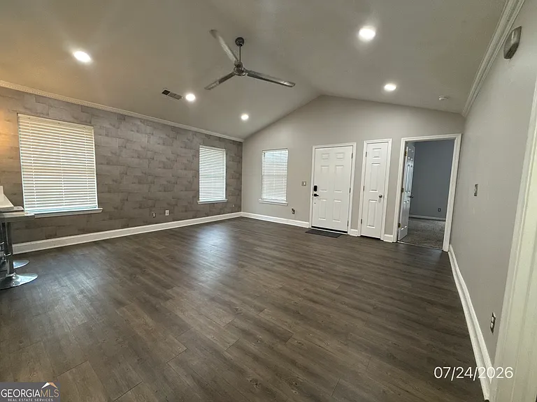 215 Autumn Lake Way — Photo 19