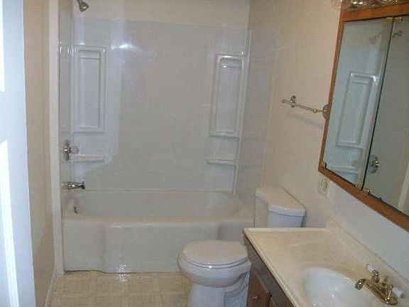 5th image of 245 W Rossman St