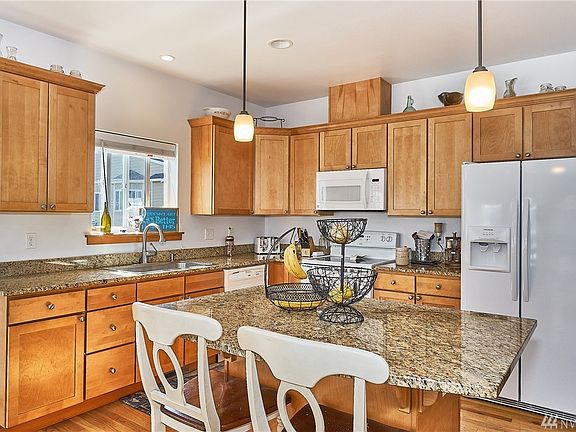 5th image of 2733 Diamond St Unit A