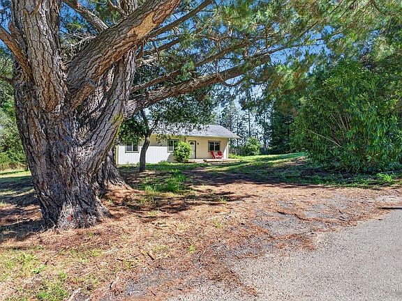2nd image of 3477 Thorn Road